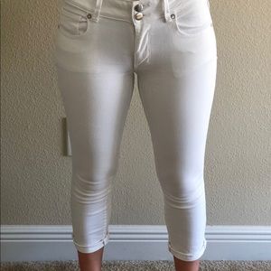 White American Eagle Capris